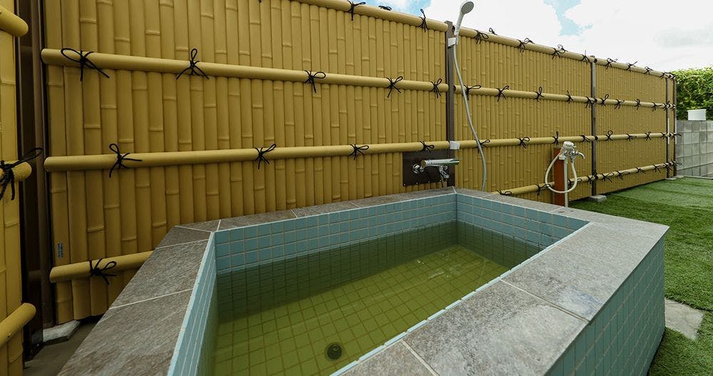 บ่อน้ำพุร้อนกลางแจ้ง