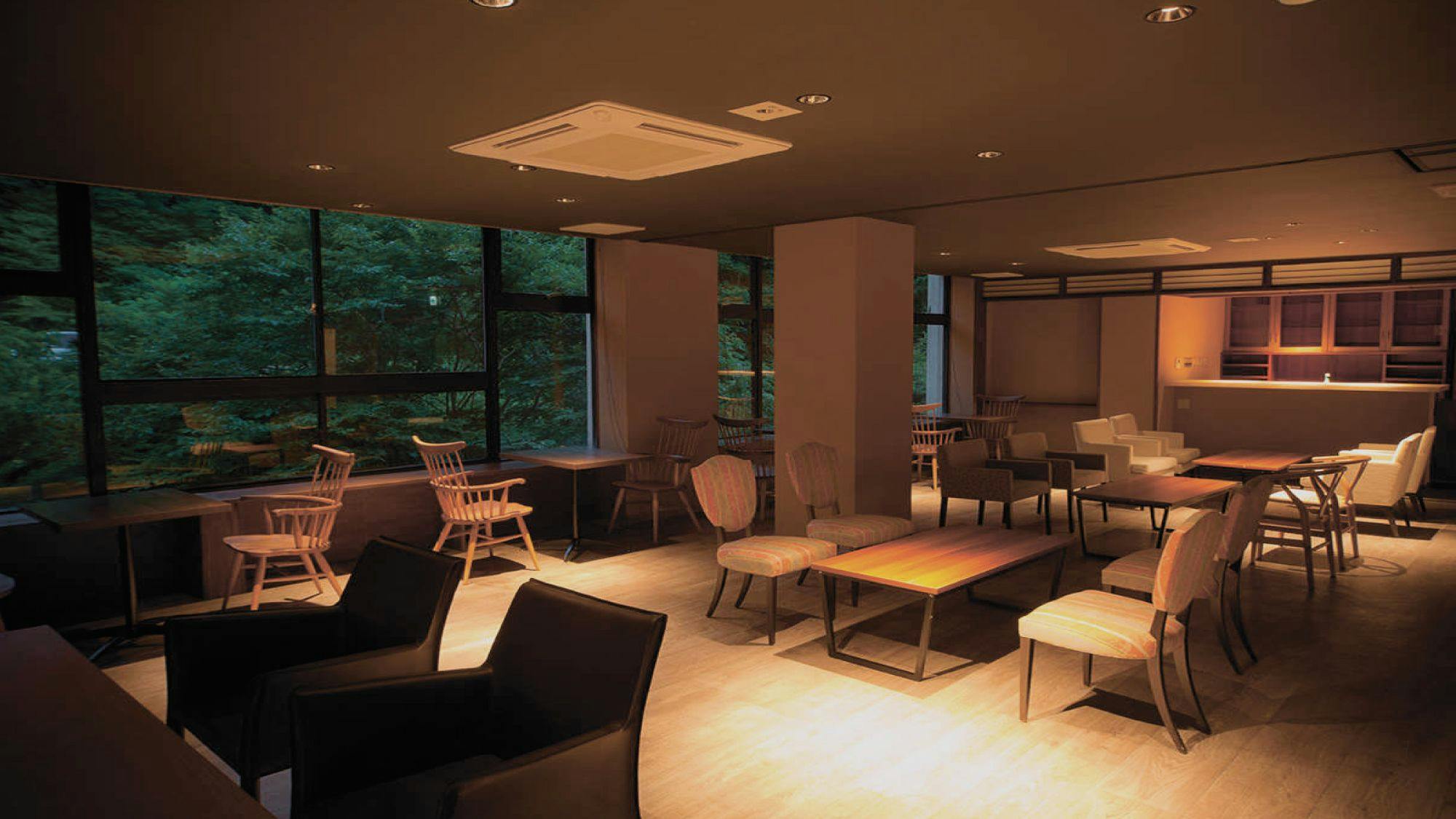 ภาพลักษณ์ของเลานจ์ 'แสงจันทร์'♪