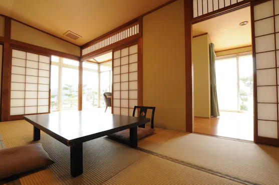 ห้องสไตล์ญี่ปุ่นในอาคารหลัก: 12 เสื่อทาทามิ
