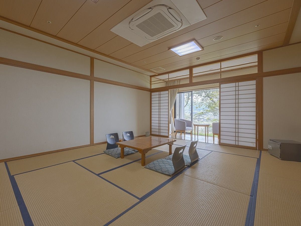 ◆Japanese-style room 15 tatami mats