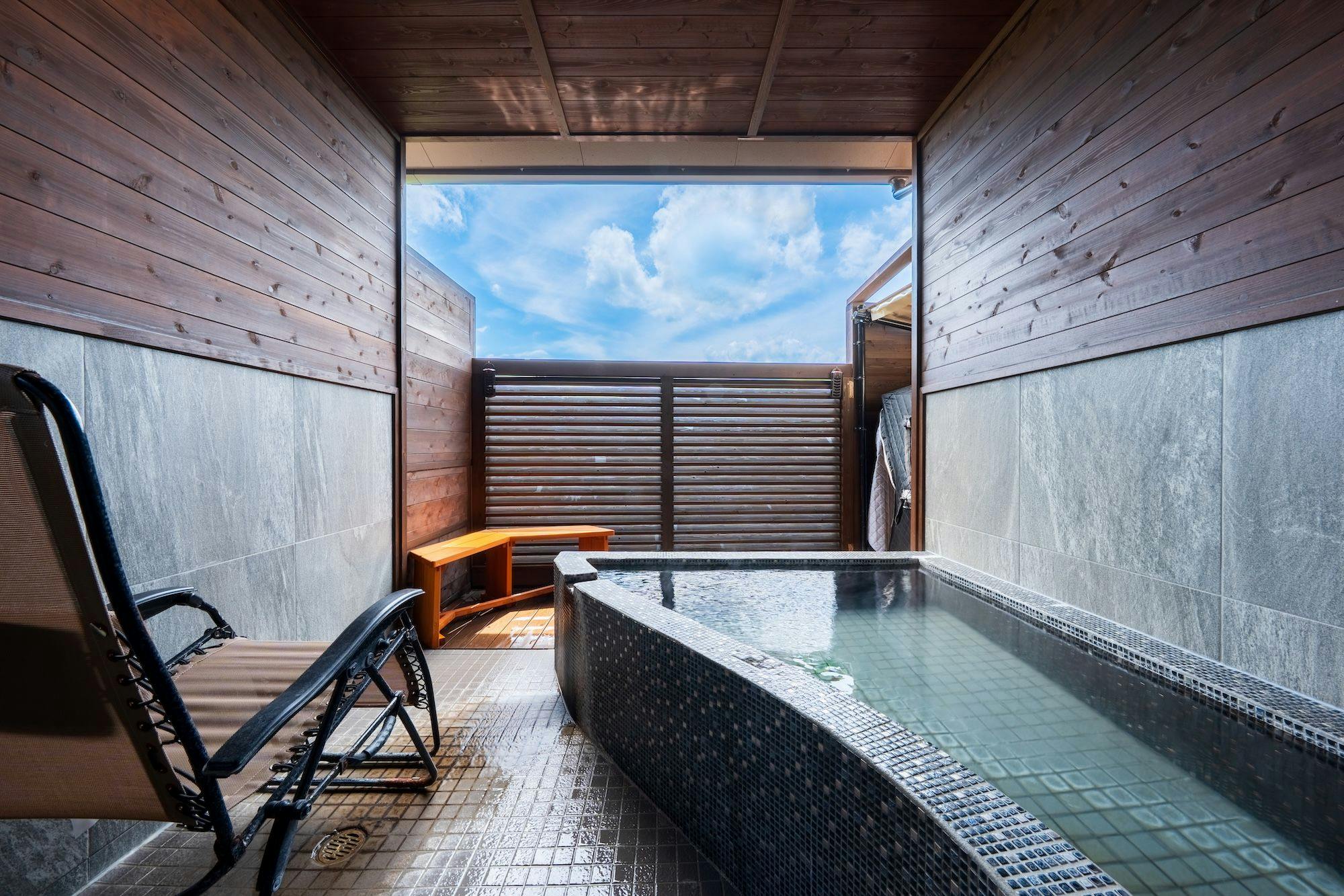 Yufuin Onsen Glamping Kaze no Hibiki