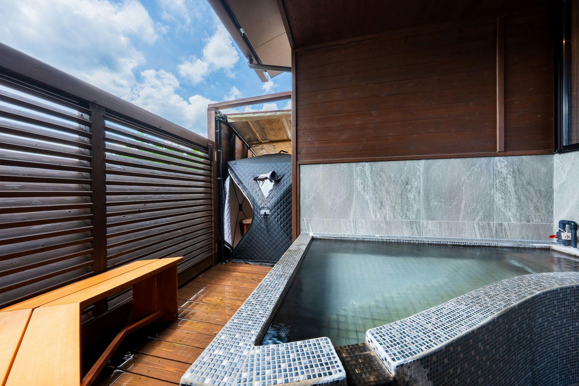 Yufuin Onsen Glamping Kaze no Hibiki