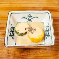 ซูกินีหมักด้วยน้ำสลัดหัวหอม