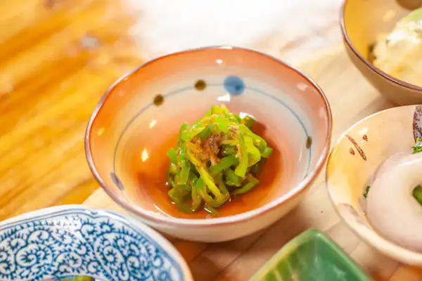 พริกหยวกคลุกซอสโชยุโคจิ.