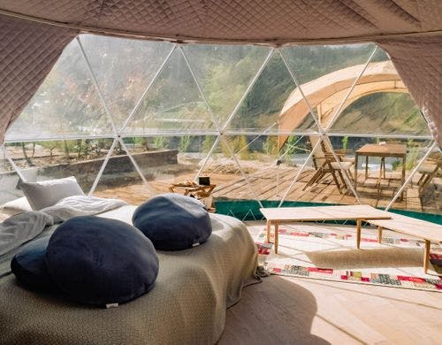 DOMEテントは広々とした室内。