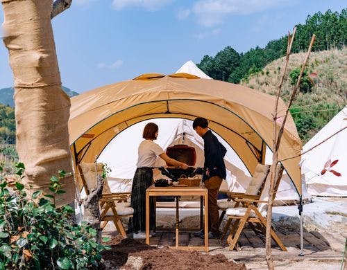 お部屋の前にはタープを常設。