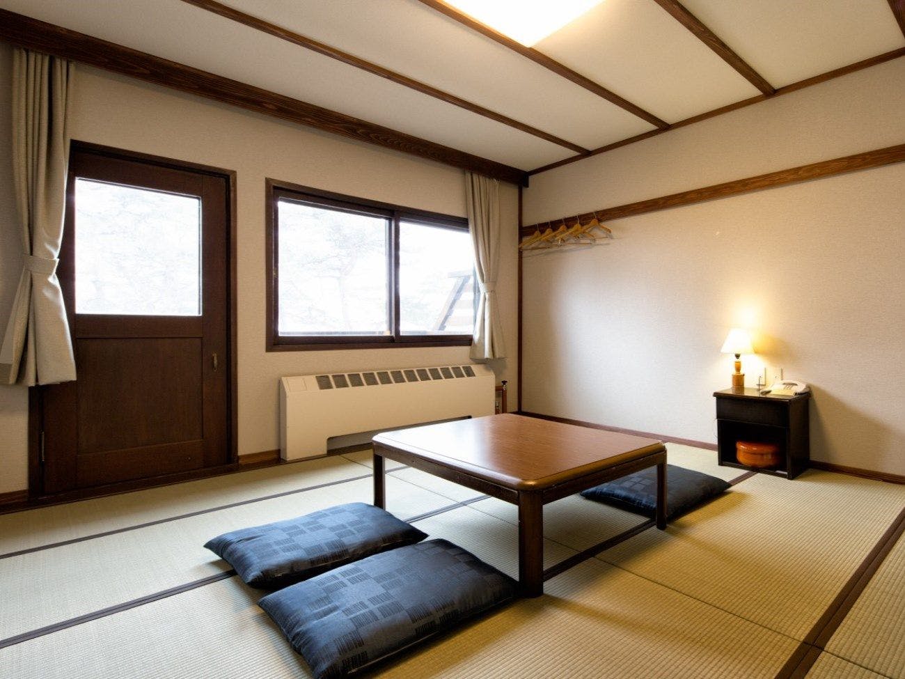 ●อาคารหลัก: ห้องสไตล์ญี่ปุ่น [ห้องน้ำและห้องสุขาใช้ร่วมกัน]