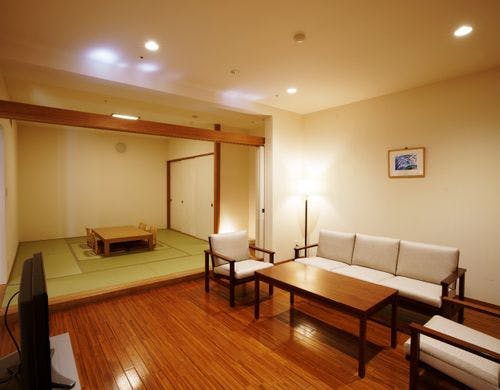 ●新館和室+リビング（一例）