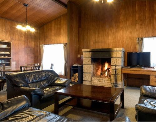 ●暖炉付コテージリビング（一例）