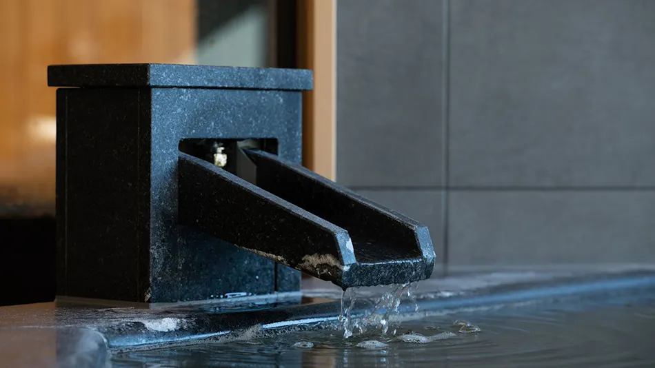 Tsuruimura Shitsugen Onsen Hotel