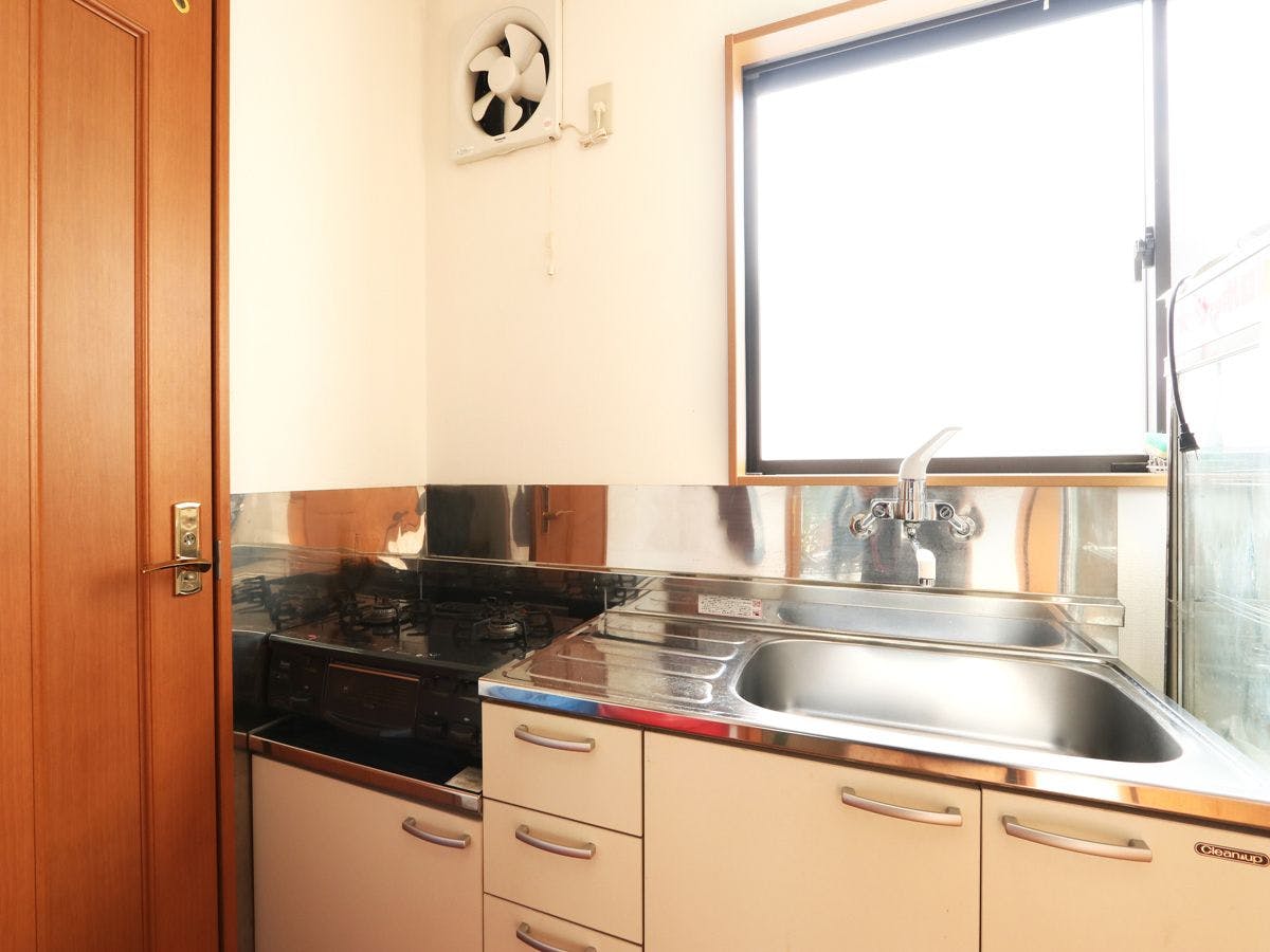 ห้องครัวในบ้านแยก (เช่าทั้งหลัง)