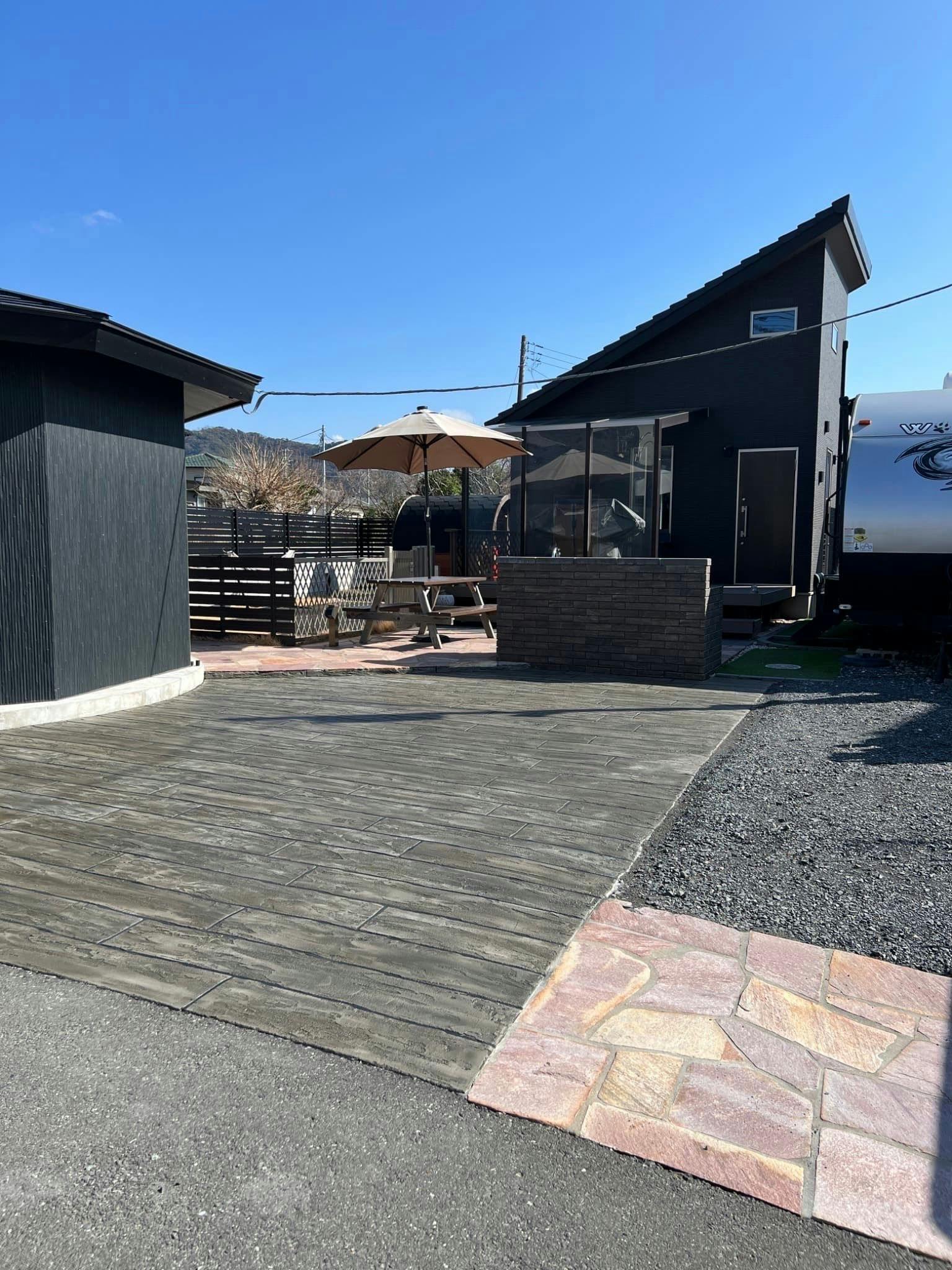 ภาพภายนอก BASE 1901