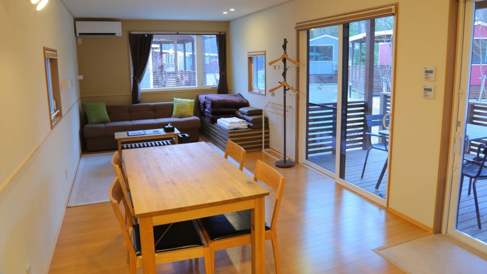 ภายในรถพ่วงคอทเทจ 6