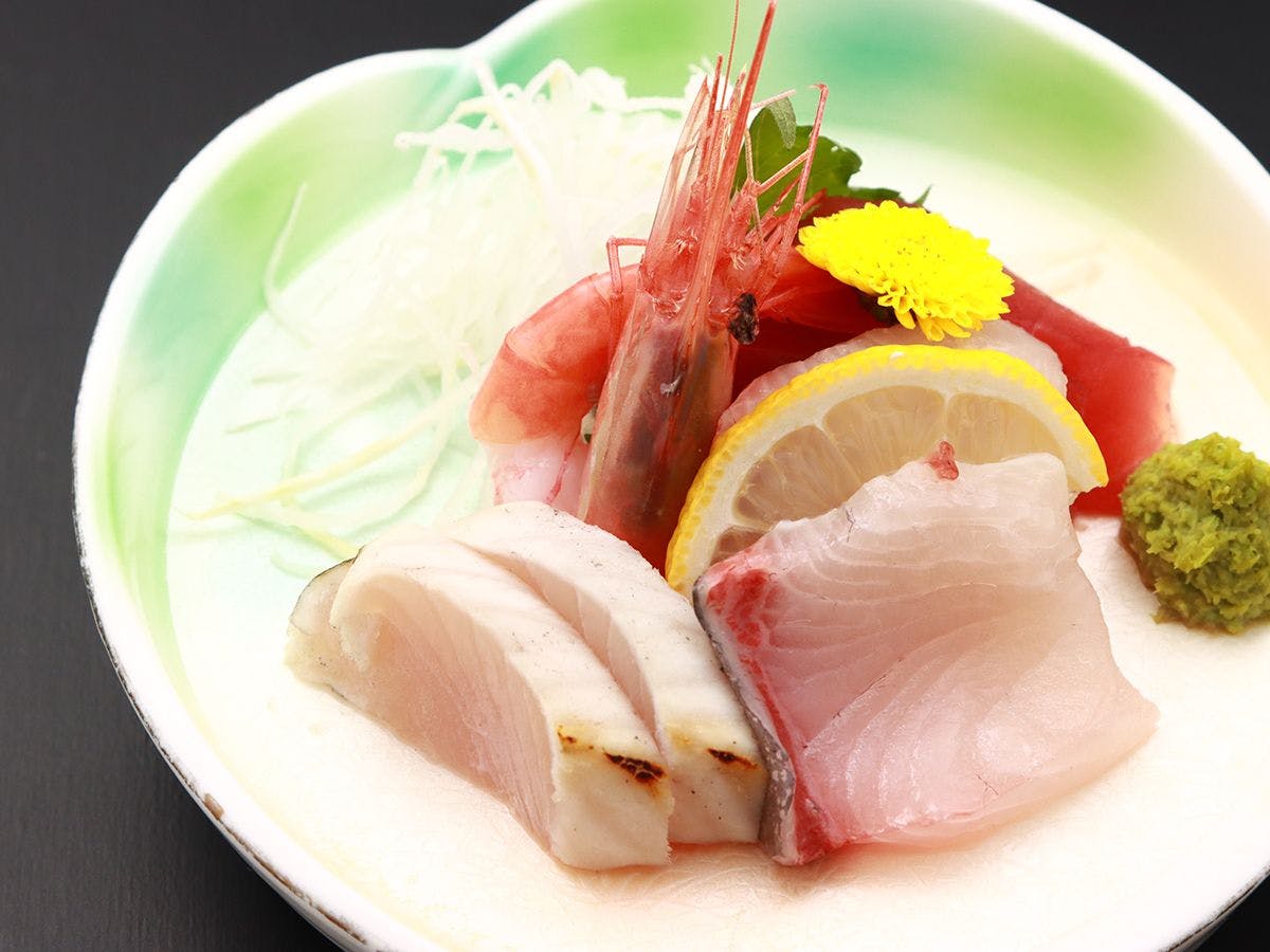 Hidangan suatu hari: Sashimi (cita rasa musiman)