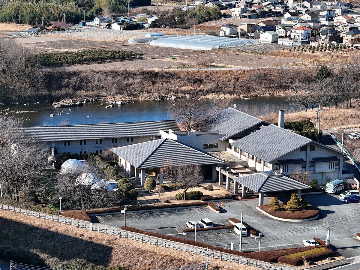 Tampilan luar gedung