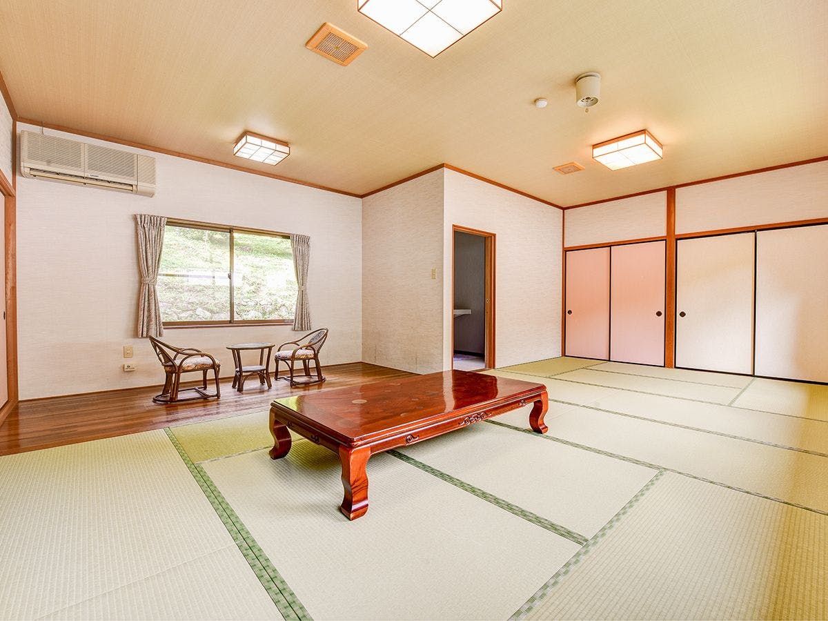 ■ตัวอย่างห้องพักสไตล์ญี่ปุ่นแยกส่วน 14 เสื่อทาทามิ■