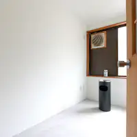 【พื้นที่สูบบุหรี่】ตั้งอยู่ที่ส่วนท้ายของทางเดินห้องพัก