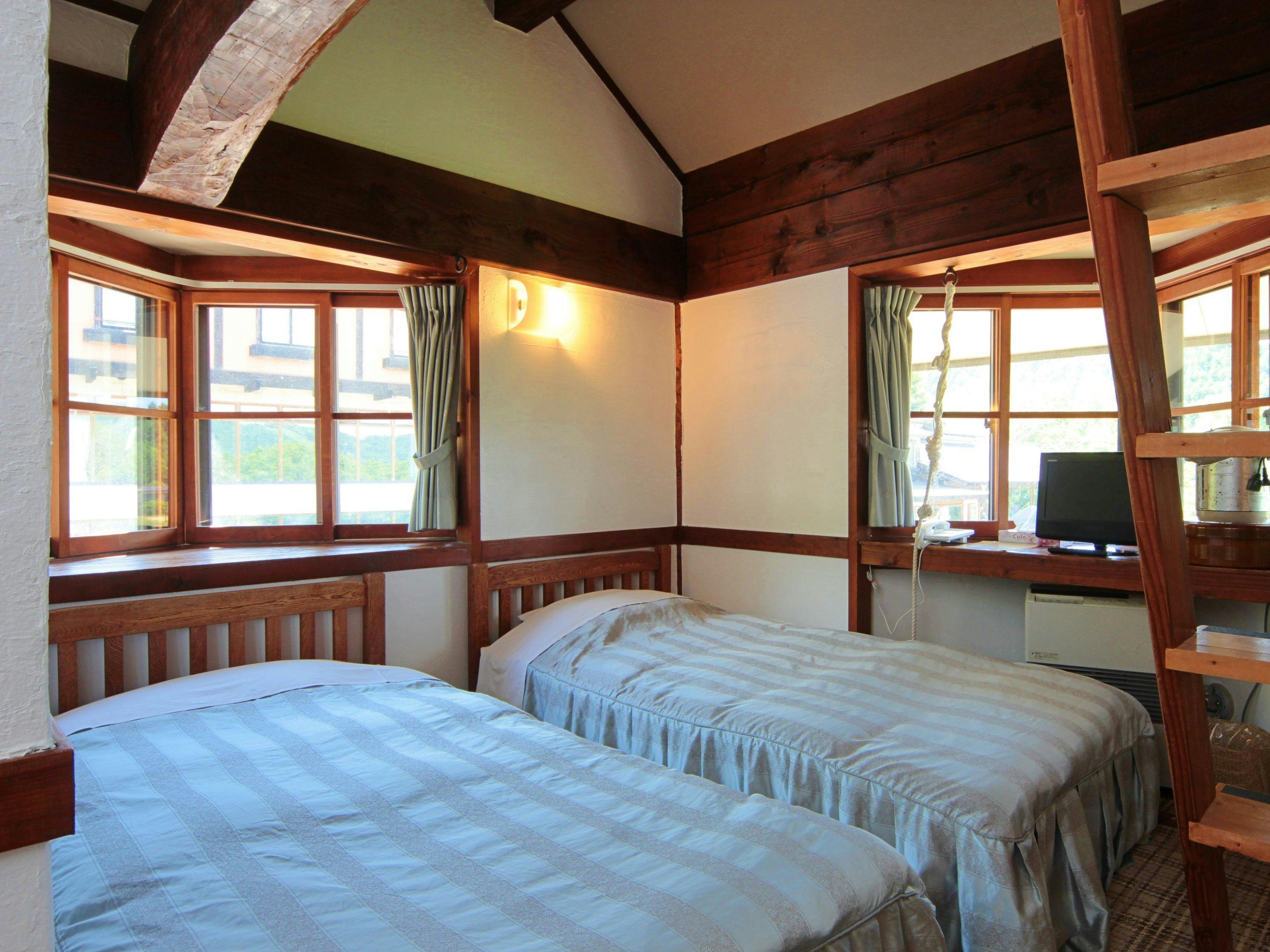【Kamar】Contoh Twin dan Triple
