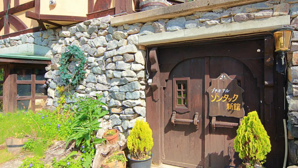 Petit Hotel Zontak