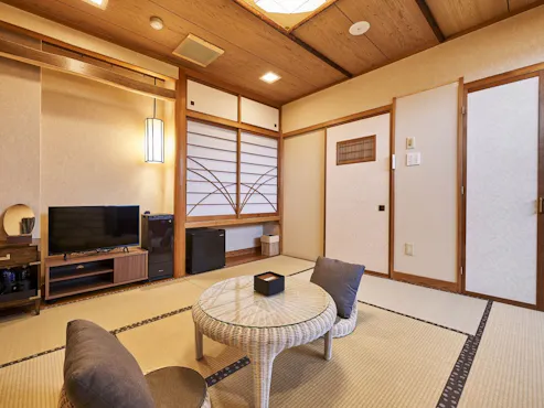 Contoh bilik gaya Jepun dengan onsen luar