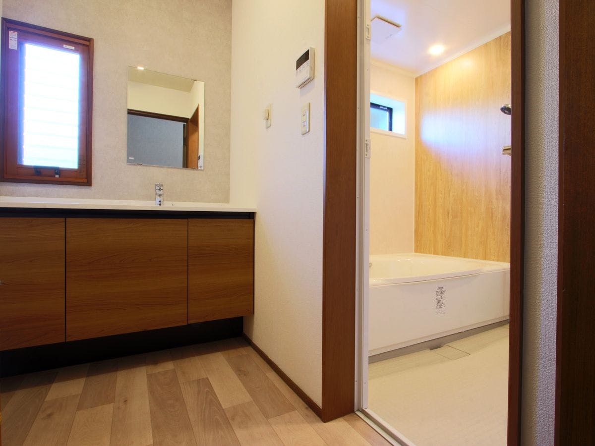 【Satu Bangunan Disewakan】-Kamar Mandi- *