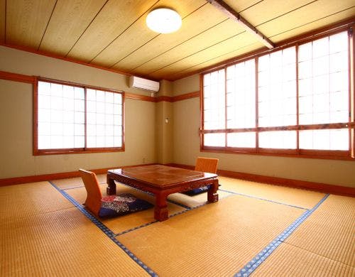 10畳◆明るい日差しが入るお部屋です