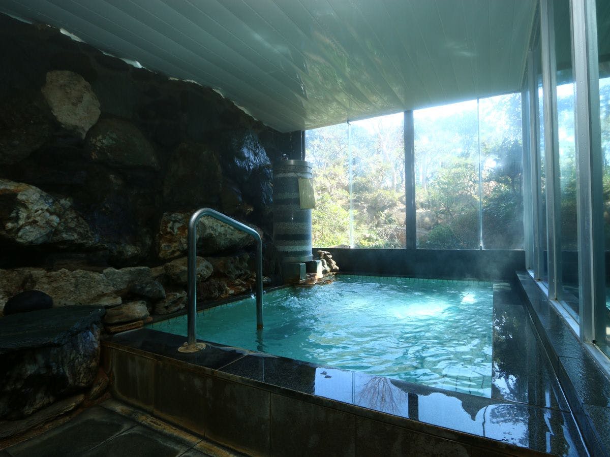 Pemandian radon wanita