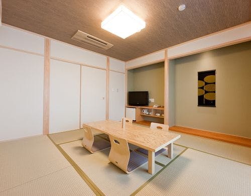 ・【207号室】明るい8畳和室