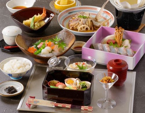 ・「旬の会席料理」の一例