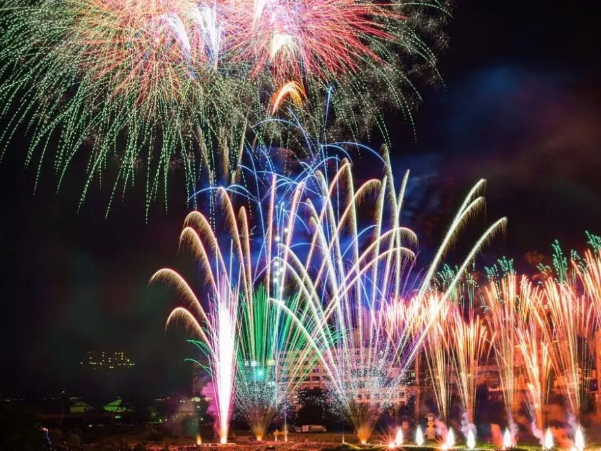 เทศกาลดอกไม้ไฟน้ำพุร้อนเกโระ