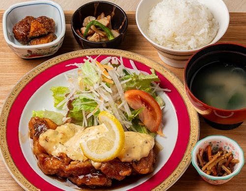 地元霧島のきりしま森林どりを使用