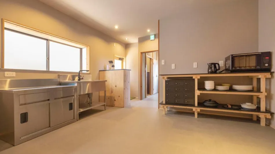 Co-living & Cafe SANDO