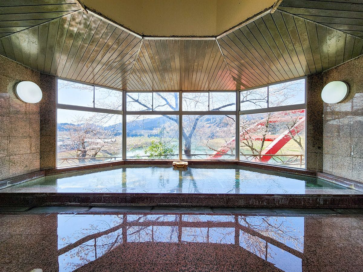 Yanaizu Onsen Tsukimigaoka Community Center
