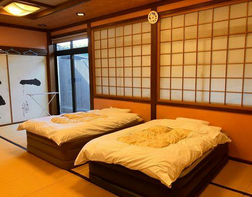 【訳あり】20畳大広間（ベッド×2台）