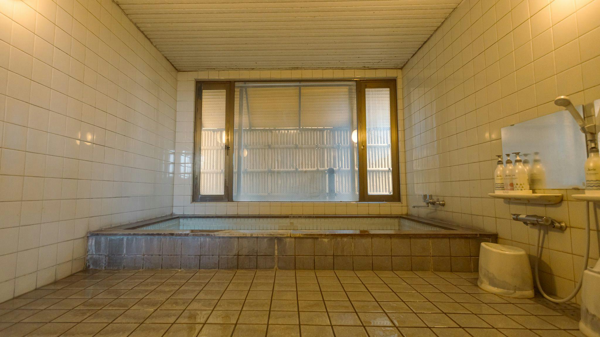 *ห้องอาบน้ำรวม