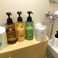ห้องน้ำ แชมพูและอุปกรณ์