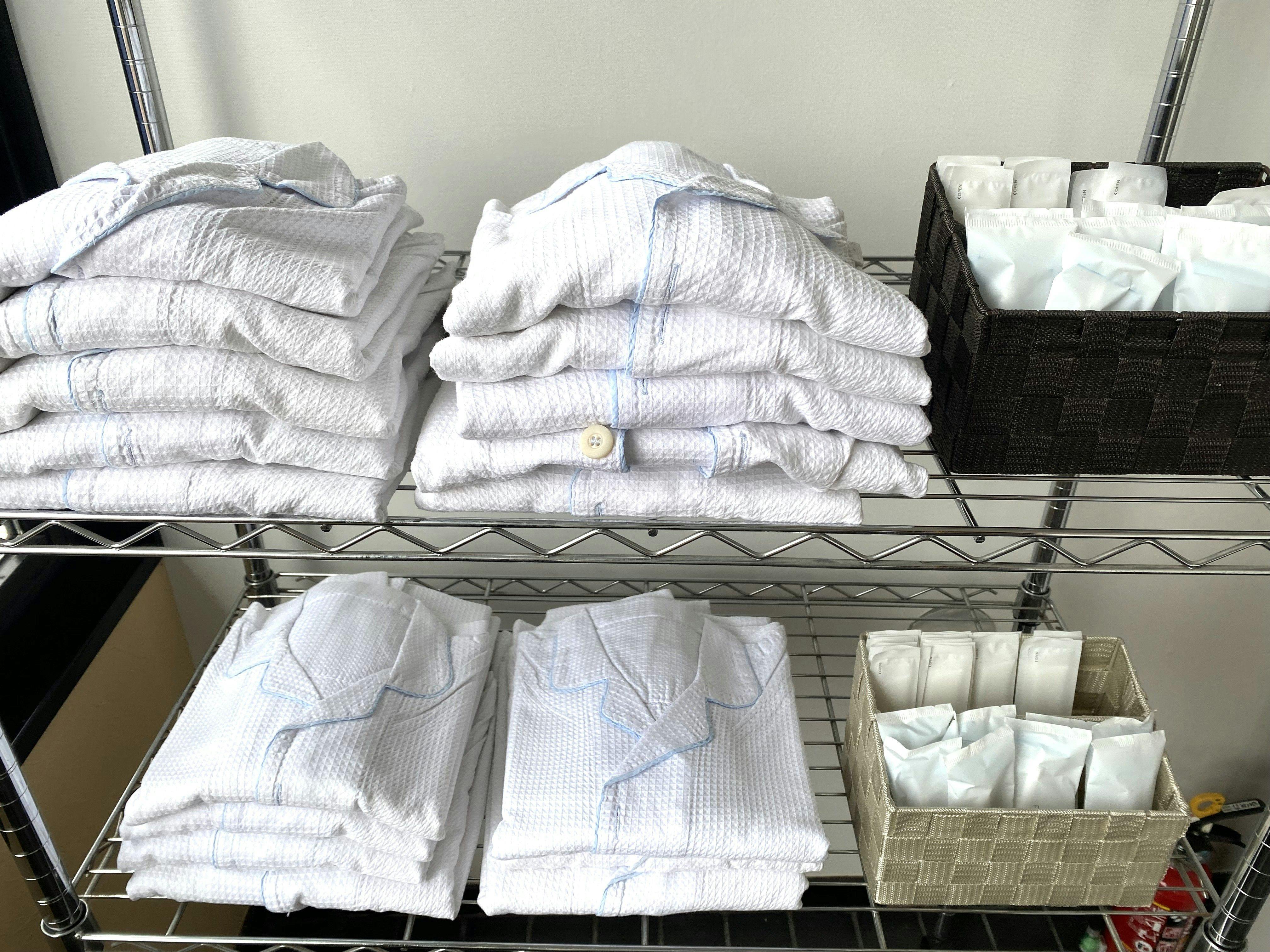 ชั้น 1 มุมเสื้อคลุมและสิ่งอำนวยความสะดวก