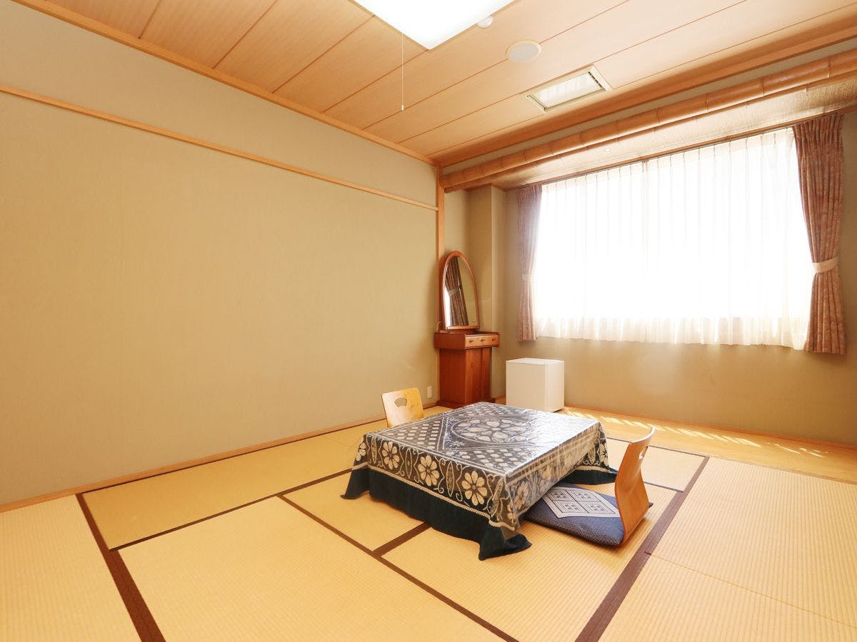 10 tatami + beranda luas