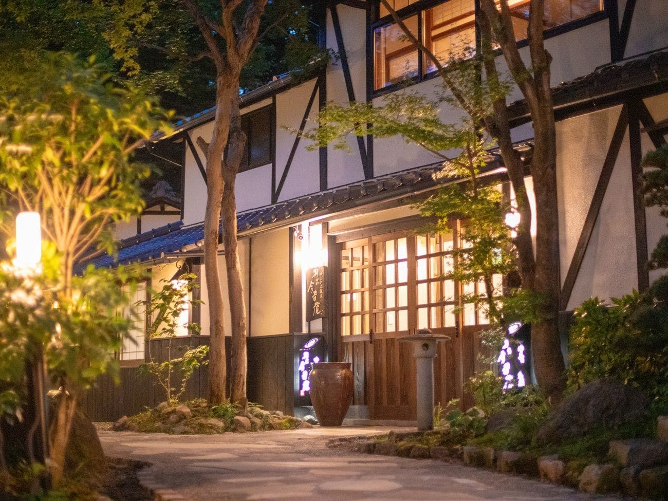 【외관】옛 추억과 새로운 기쁨을