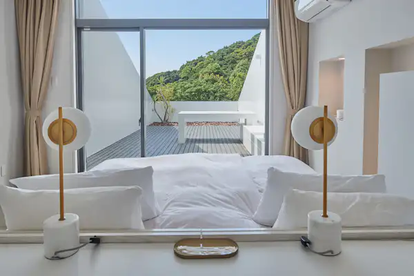 ห้องเตียงคู่พร้อมระเบียง