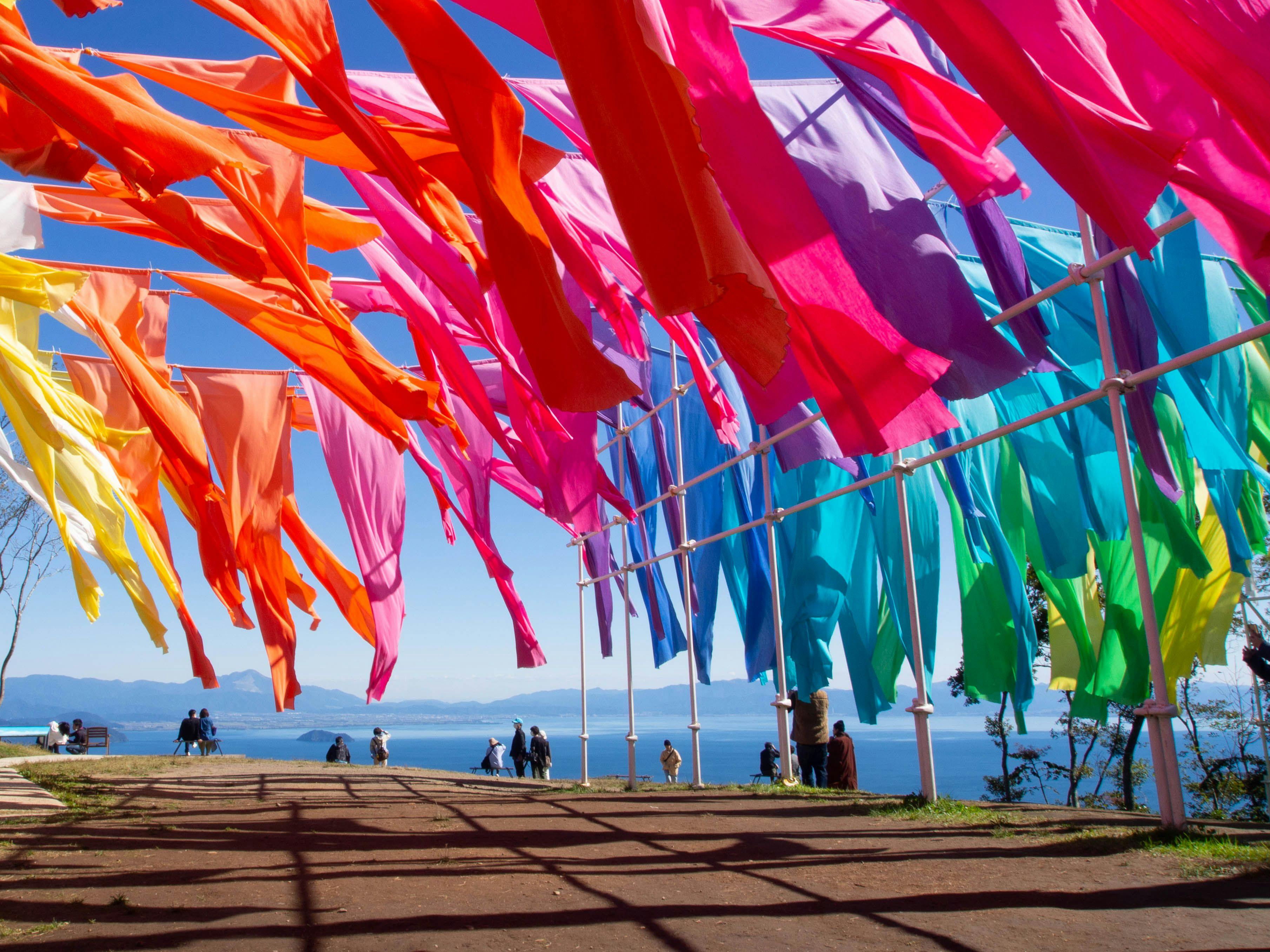 ม่านสายรุ้งแห่งภูเขาฮาโกดาเตะ