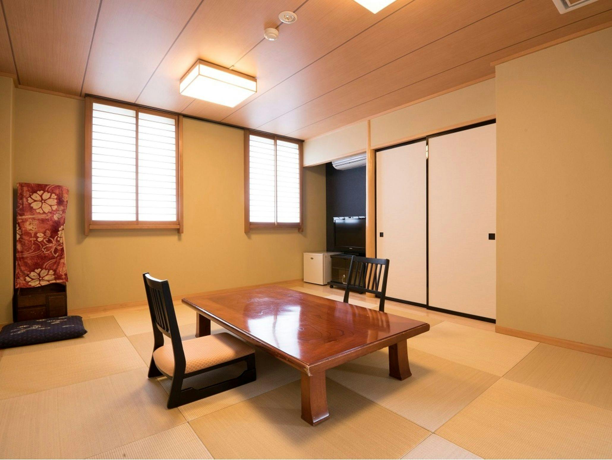 Izu Nagaoka Onsen KKR Izu Nagaoka Chitose-so (National Public Service Mutual Aid Association Izu Nagaoka Resort)