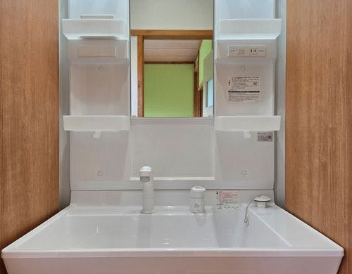 朝の支度も便利な独立洗面台