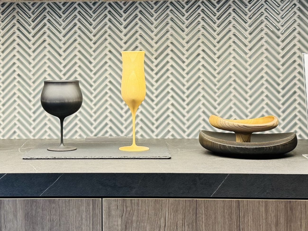 นิทรรศการในล็อบบี้ "Gato Mikio Shoten" เครื่องเขินยามานากะ