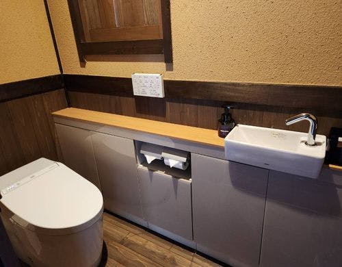 松葉のお宿にはトイレが２か所ございます