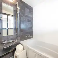 ห้องพักแบบสามเตียง ห้องน้ำ