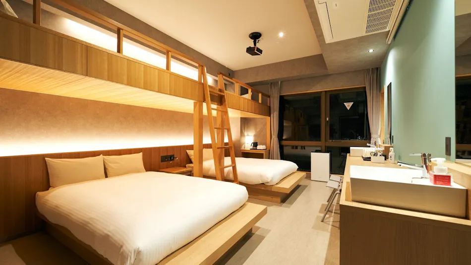 LACER OKINAWA NAHA Tomariport