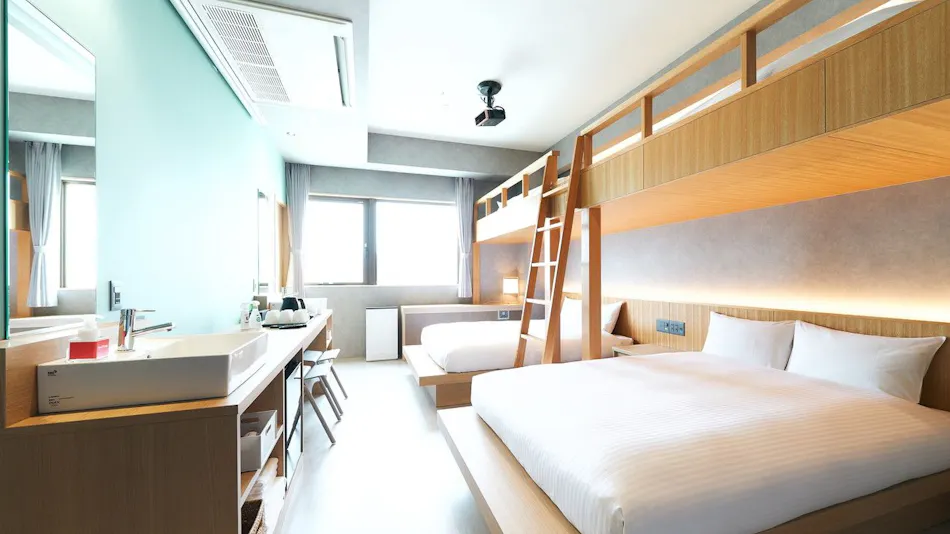 LACER OKINAWA NAHA Tomariport