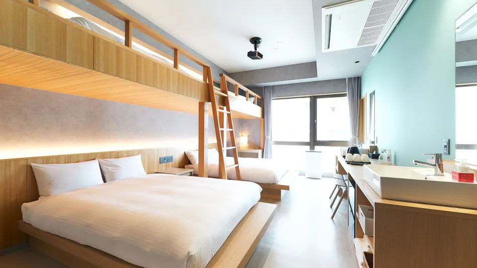 LACER OKINAWA NAHA Tomariport