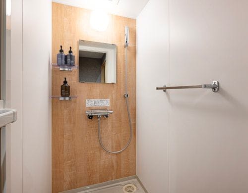 バンクベッドルーム　シャワールーム